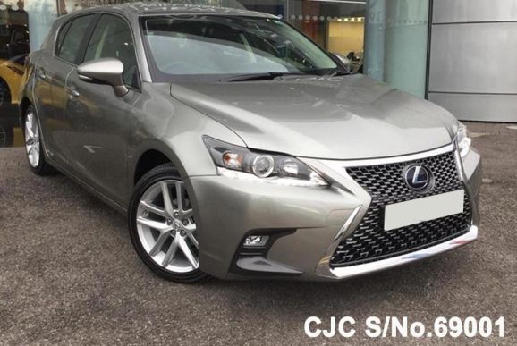 Lexus CT200h Gold