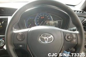 Toyota Corolla Axio Hybrid 2018