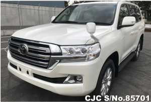 land cruiser white 2020